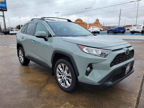 2021 Toyota RAV4 XLE Premium