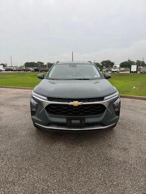 Cypress Gray 2025 Chevrolet Trax LT