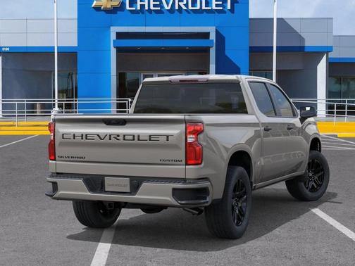 White Sands 2026 Chevrolet Silverado 1500 Custom
