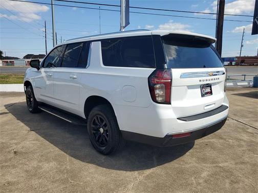 2023 Chevrolet Suburban LS