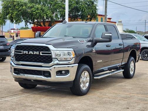 2023 RAM 2500 Big Horn Crew Cab 4x4 6'4' Box