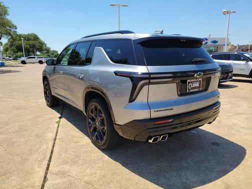 Sterling Gray Metallic 2025 Chevrolet Traverse RS
