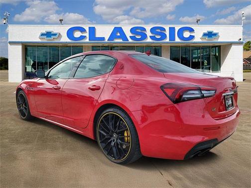 2022 Maserati Ghibli F Tributo Q4