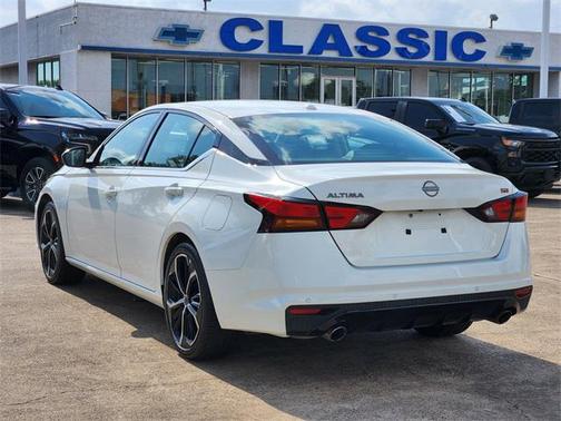 2024 Nissan Altima SR FWD