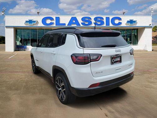 Bright White Clearcoat 2025 Jeep Compass Limited