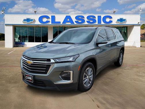 Silver Sage Metallic 2023 Chevrolet Traverse LT Cloth