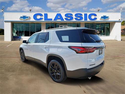 2022 Chevrolet Traverse LT Cloth