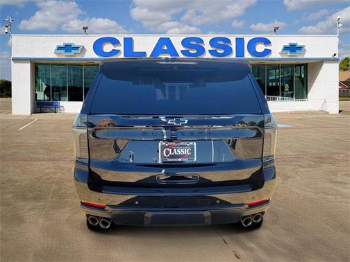 2025 Chevrolet Suburban 4WD Z71