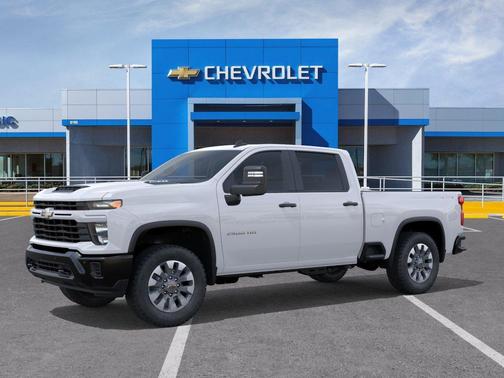 Summit White 2026 Chevrolet Silverado 2500 Custom