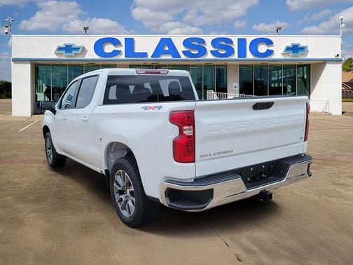 Summit White 2025 Chevrolet Silverado 1500 LT