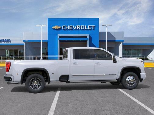 Polar White Tricoat 2026 Chevrolet Silverado 3500 High Country