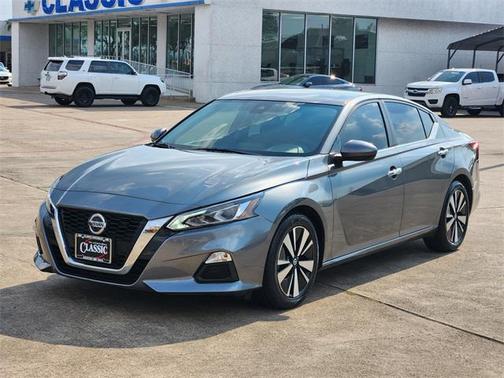 2022 Nissan Altima 2.5 SV