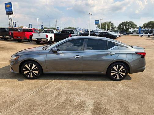 2022 Nissan Altima 2.5 SV