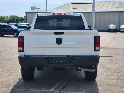 2024 RAM 1500 Classic Warlock Crew Cab 4x2 5'7' Box