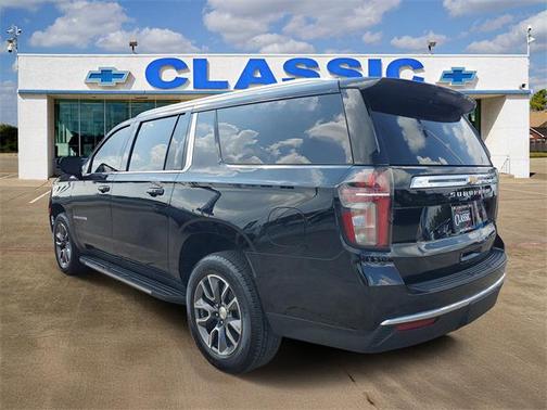 2023 Chevrolet Suburban LS