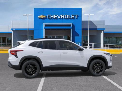 Summit White 2026 Chevrolet Trax LT