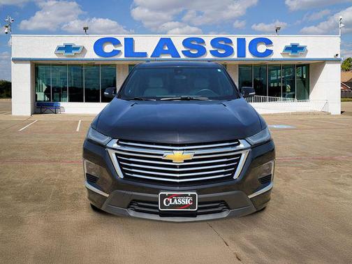 Mosaic Black Metallic 2023 Chevrolet Traverse Premier