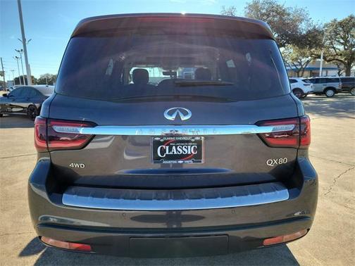 2024 INFINITI QX80 Luxe