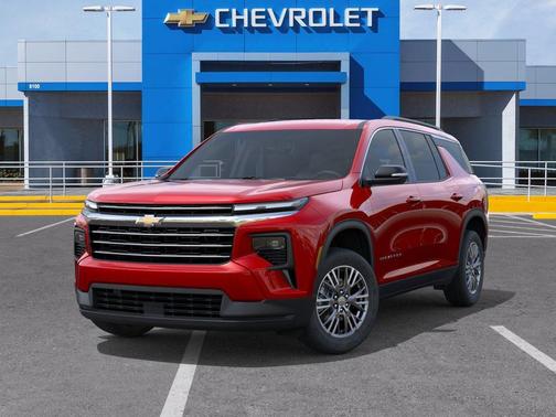 Radiant Red Tintcoat 2026 Chevrolet Traverse LT