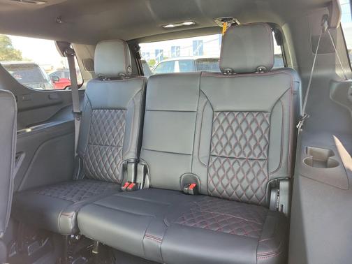 2026 Chevrolet Tahoe 4WD RST