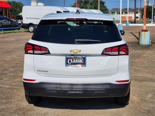 2022 Chevrolet Equinox LS