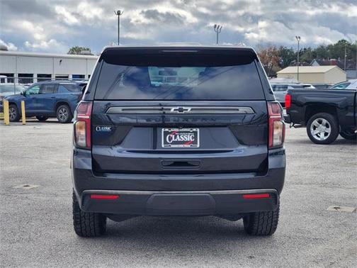 2022 Chevrolet Suburban 4WD Z71