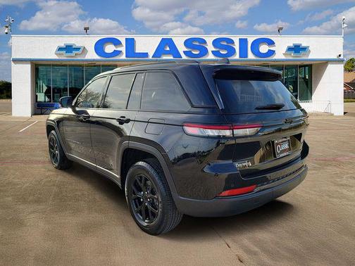 2025 Jeep Grand Cherokee Altitude