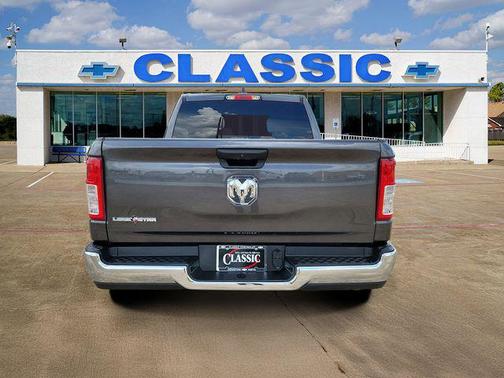 Granite Crystal Metallic Clearcoat 2024 RAM 1500 Big Horn/Lone Star
