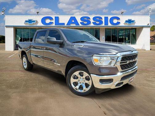 Granite Crystal Metallic Clearcoat 2024 RAM 1500 Big Horn/Lone Star