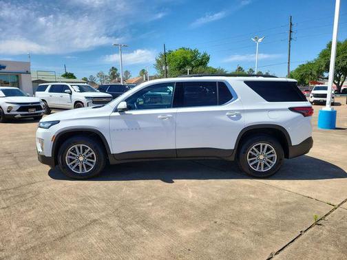 Summit White 2023 Chevrolet Traverse LT Cloth