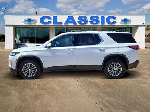 Summit White 2023 Chevrolet Traverse LT Cloth