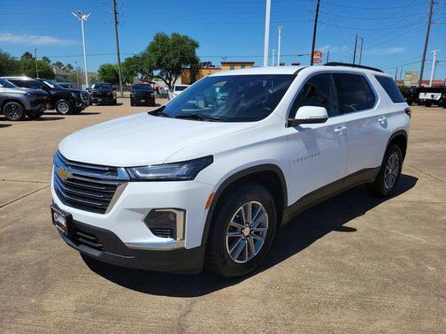 Summit White 2023 Chevrolet Traverse LT Cloth