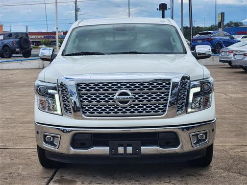 2019 Nissan Titan SL