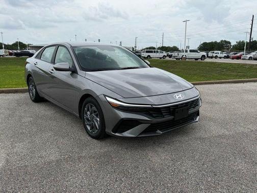 Fluid Metal 2024 Hyundai ELANTRA SEL