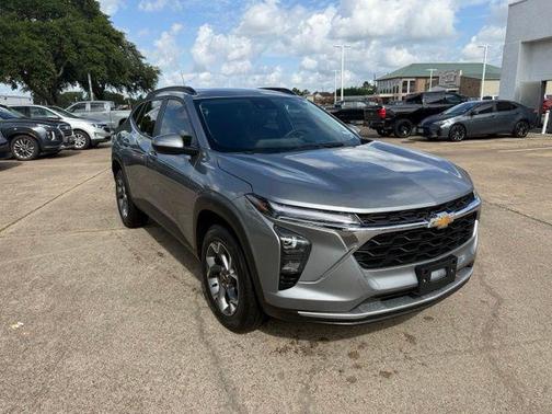Sterling Gray Metallic 2025 Chevrolet Trax LT
