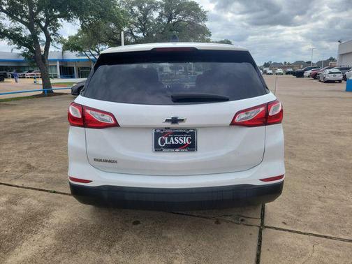 Summit White 2019 Chevrolet Equinox LS