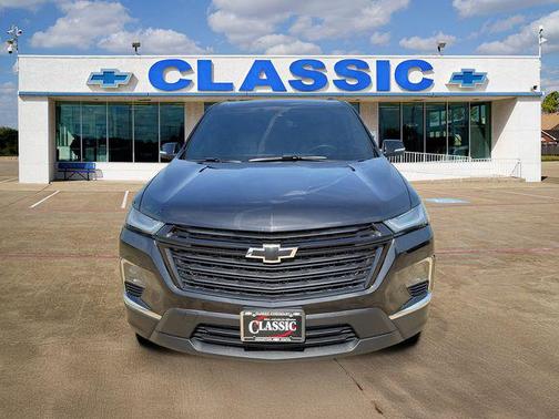 Mosaic Black Metallic 2023 Chevrolet Traverse LS