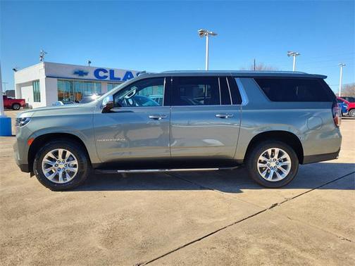 2023 Chevrolet Suburban Premier