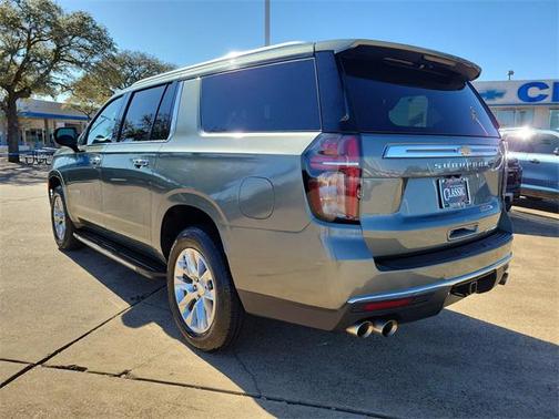 2023 Chevrolet Suburban Premier