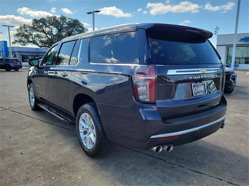 2023 Chevrolet Suburban Premier