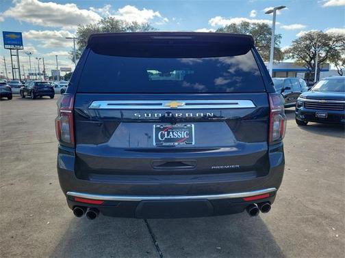 2023 Chevrolet Suburban Premier