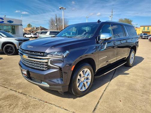 2023 Chevrolet Suburban Premier