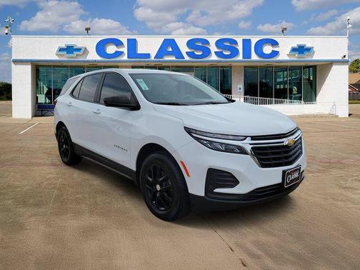 Summit White 2022 Chevrolet Equinox LS