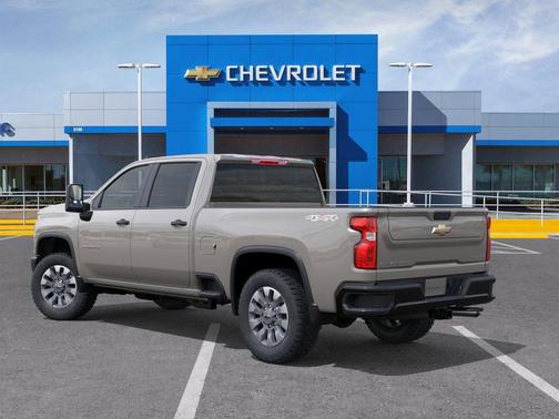 White Sands 2026 Chevrolet Silverado 2500 Custom