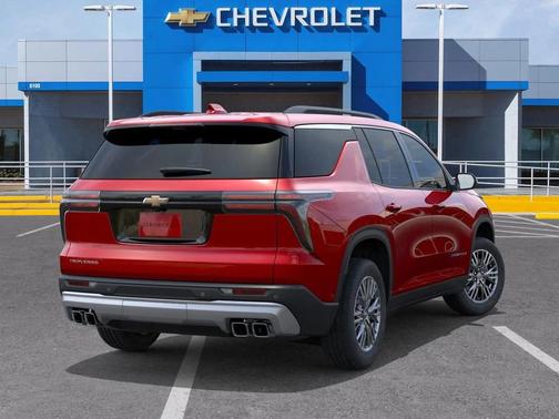 Radiant Red Tintcoat 2026 Chevrolet Traverse LT