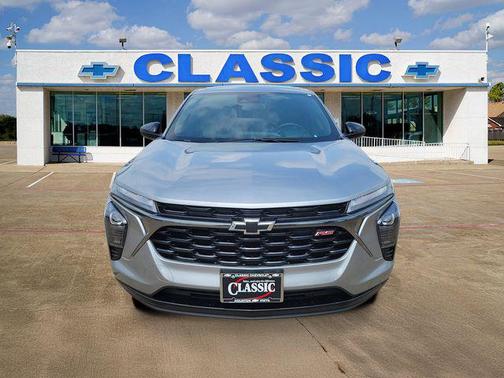 Sterling Gray Metallic 2025 Chevrolet Trax FWD 1RS