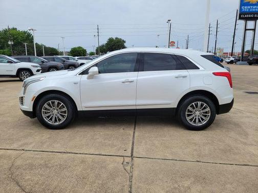 Crystal White Tricoat 2018 Cadillac XT5 Luxury