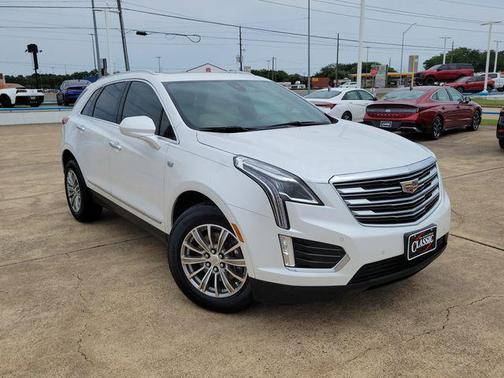 Crystal White Tricoat 2018 Cadillac XT5 Luxury