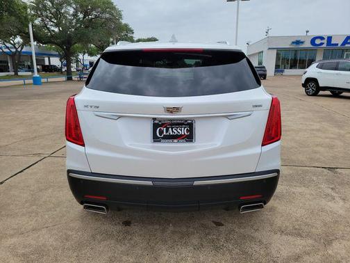 Crystal White Tricoat 2018 Cadillac XT5 Luxury