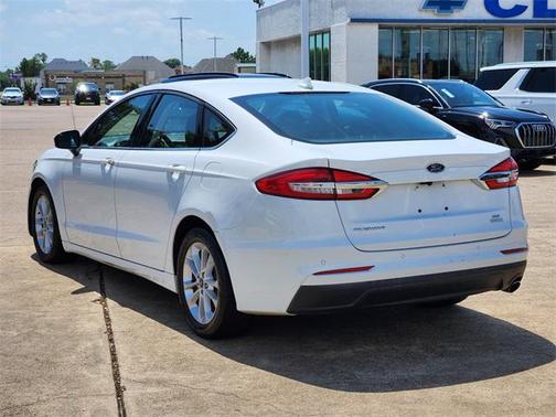 2020 Ford Fusion SE